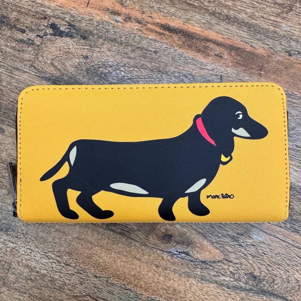 Marc Tetro NWT Adorable Yellow with Black Dachshund Zipper Wallet (WIENER DOG)